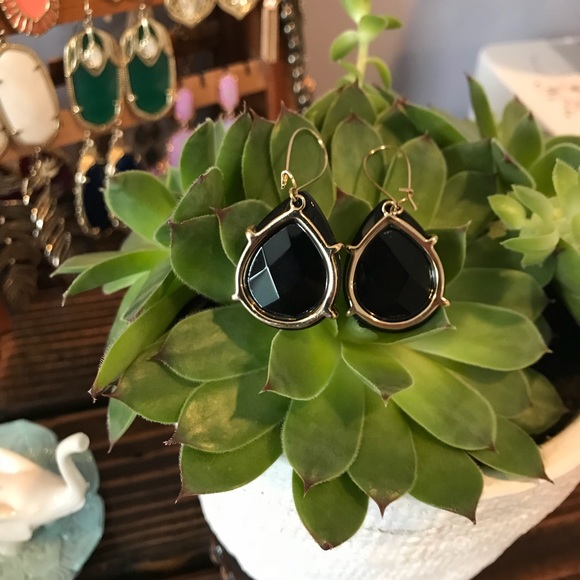 ❌🚫♏️ SOLD KS Black Allison Earrings - Picture 4 of 4